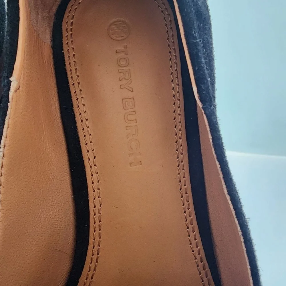 Tory Burch Leigh Elastic Black Suede Loafers size 7.5 runs like 7 w.Imperfection